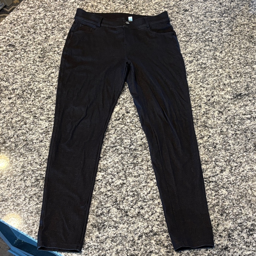 Yelete Black and Gray Pants
